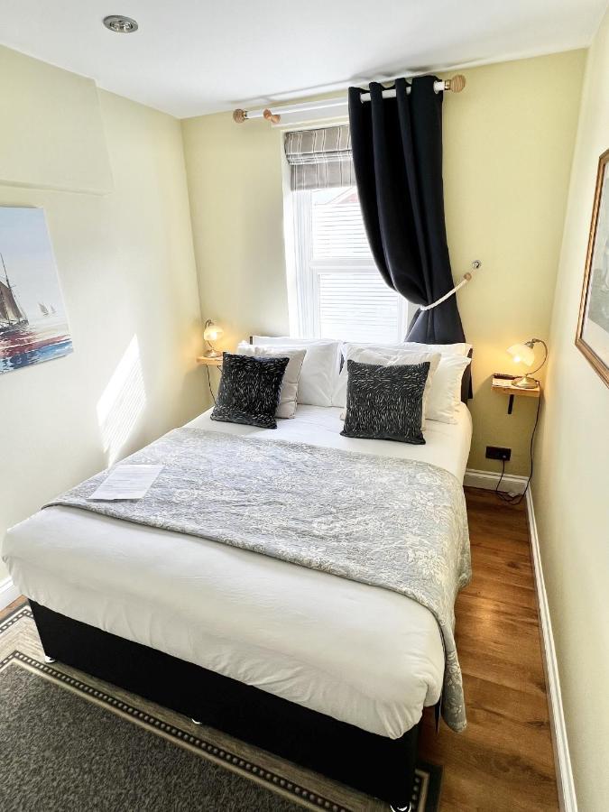 Devon House Guest House Пейнтон Экстерьер фото