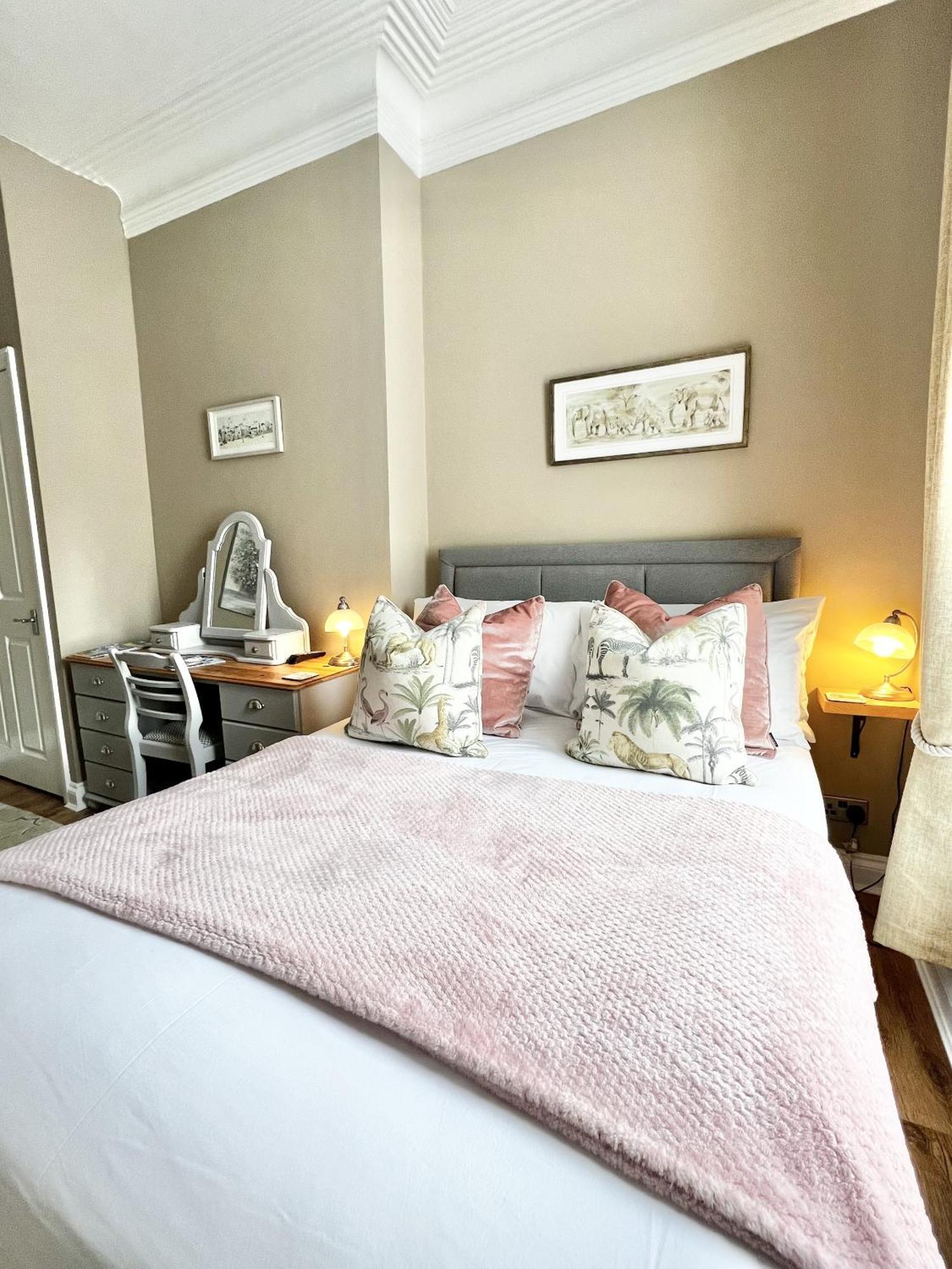Devon House Guest House Пейнтон Экстерьер фото