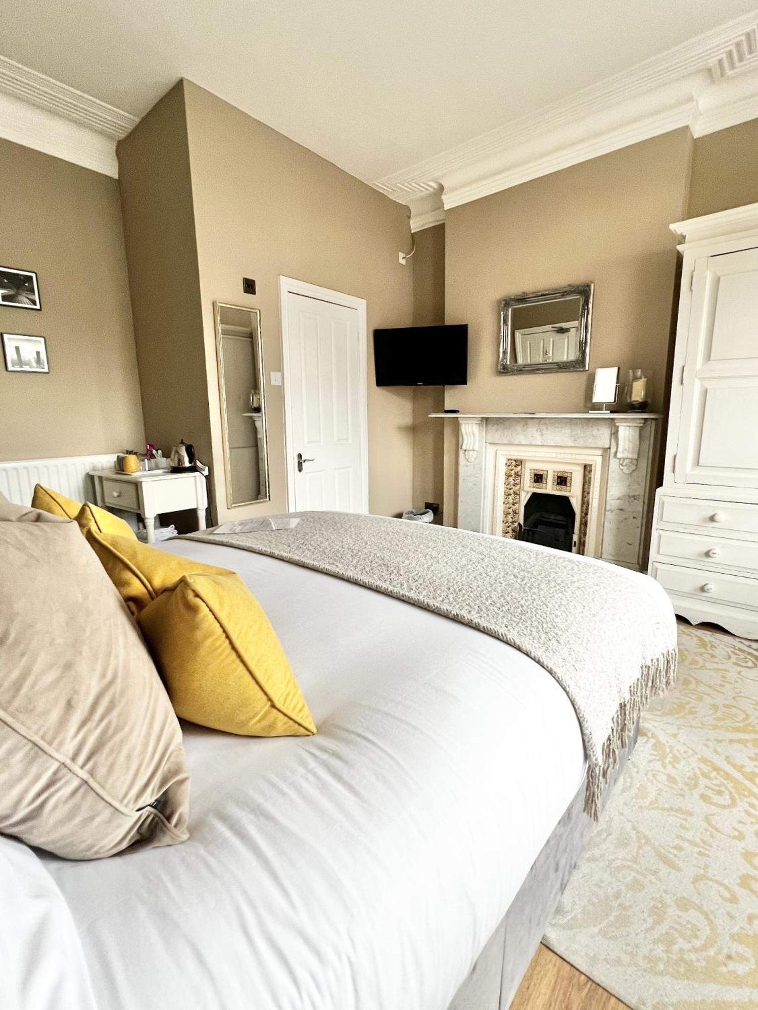 Devon House Guest House Пейнтон Экстерьер фото